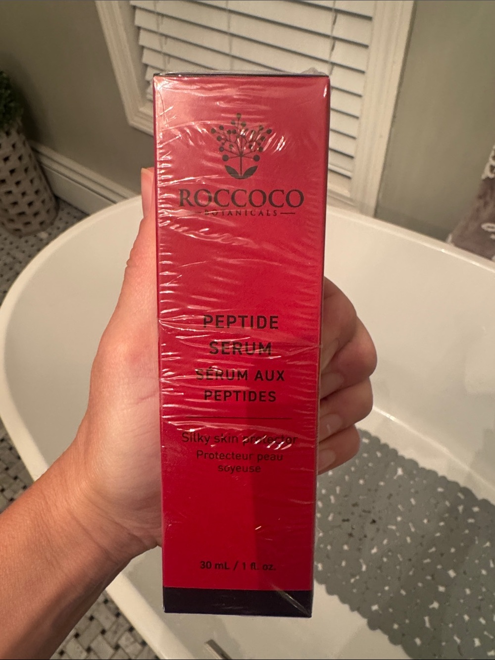 Roccoco Botanicals Peptide Serum - Vibrant Red Boxi